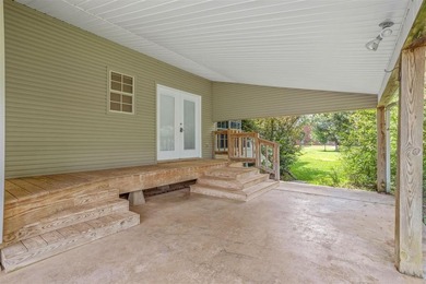 This beautifully maintained 3-bedroom, 2.5-bath home is nestled - photo 4