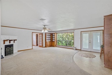 This beautifully maintained 3-bedroom, 2.5-bath home is nestled - photo 6
