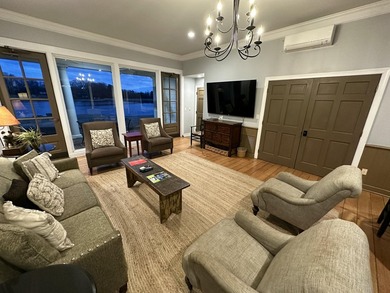 Located on scenic Lake Waverly, this all-on-one-level 4-bedroom - photo 4