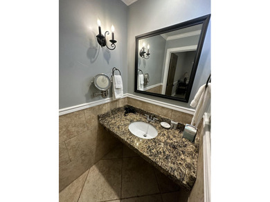 Located on scenic Lake Waverly, this all-on-one-level 4-bedroom - photo 8