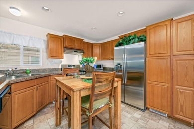 Comfortable corner-lot living in northwest Fort Collins! This