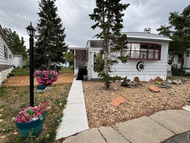 Lovely and affordable 2-bedroom, 1-bath home located in the - photo 1