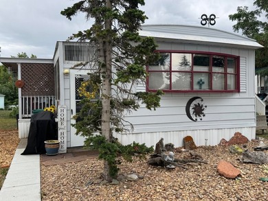 Lovely and affordable 2-bedroom, 1-bath home located in the - photo 2