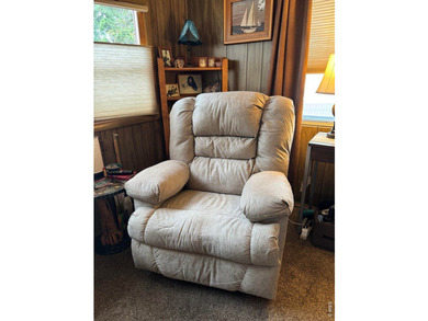 Lovely and affordable 2-bedroom, 1-bath home located in the - photo 10