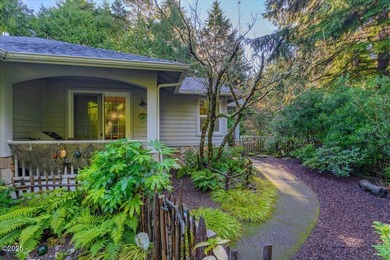 Custom built single level home with vaulted ceilings, gas - photo 4