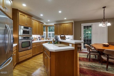 Custom built single level home with vaulted ceilings, gas - photo 12