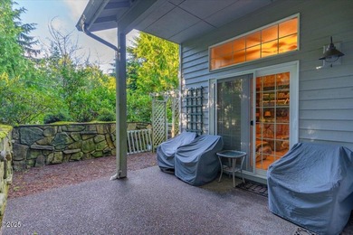 Custom built single level home with vaulted ceilings, gas - photo 21