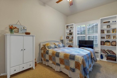 Custom built single level home with vaulted ceilings, gas - photo 34