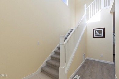 Roads End spacious and modern expansive open concept living home - photo 6