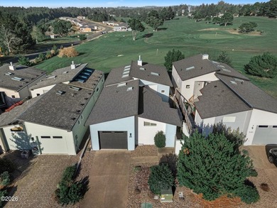 Golf Course Views, Coastal Breezes & Easy Living Enjoy the best - photo 6