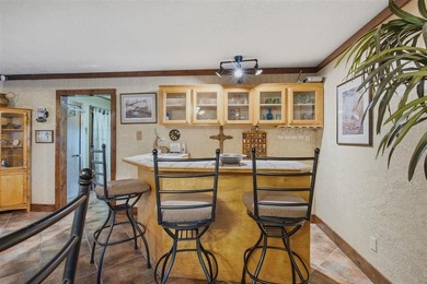 Escape to your own private retreat with this exceptional - photo 6