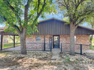 Lake Sweetwater Home For Sale in Sweetwater Texas