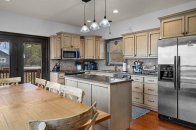 Smith Lake/Rock Creek: Lovely lake home sits among the trees - photo 11