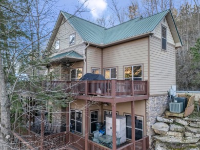 Smith Lake/Rock Creek: Lovely lake home sits among the trees - photo 43