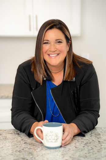 Deb Paton-Showley on LakeHouse.com