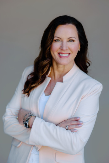 Stacie Rogers on LakeHouse.com