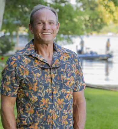 Wally Cawthon on LakeHouse.com