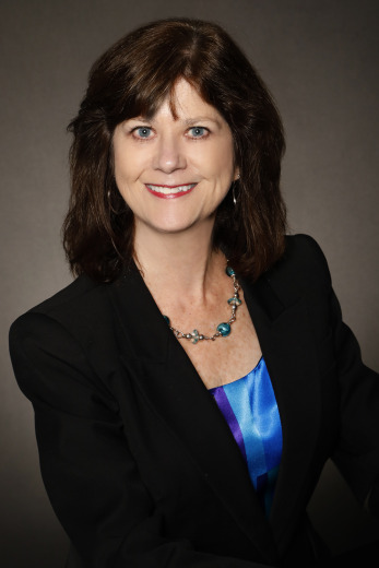 Cindy Hack on LakeHouse.com