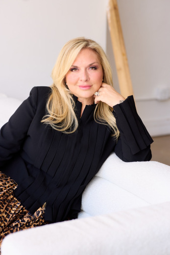 Lisa Georgalis on LakeHouse.com