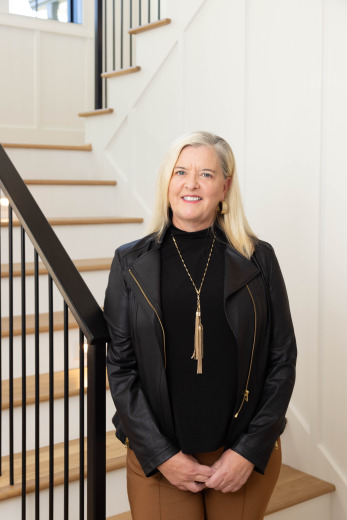 Lisa Parrish on LakeHouse.com