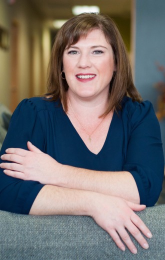 Lora Bladow on LakeHouse.com