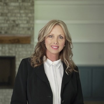 Mary Jo Gray on LakeHouse.com