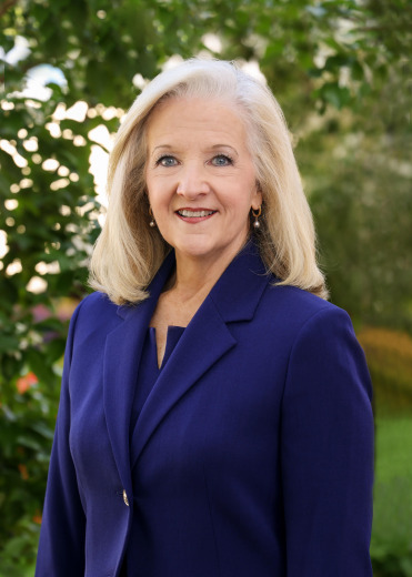 Dawn Kilby on LakeHouse.com