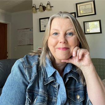 Cindy Roberson on LakeHouse.com