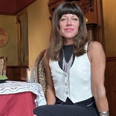 Julie Allen on LakeHouse.com