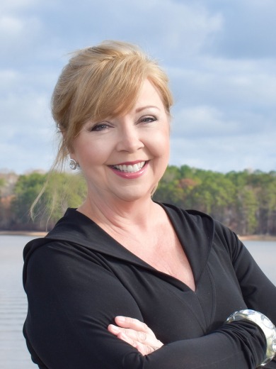 Amy Clark on LakeHouse.com