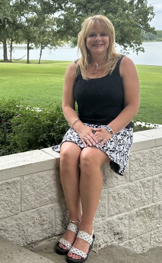 Dawn James on LakeHouse.com